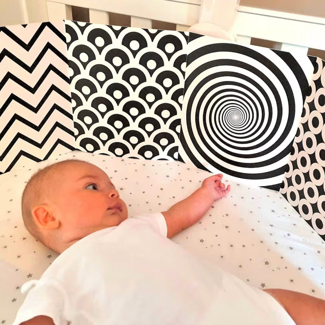 Repeak Sensory Stand Up Board - Black & White High Contrast Shapes